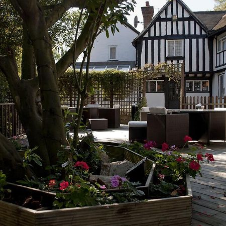 The Tudor Hotel Eastcote Extérieur photo