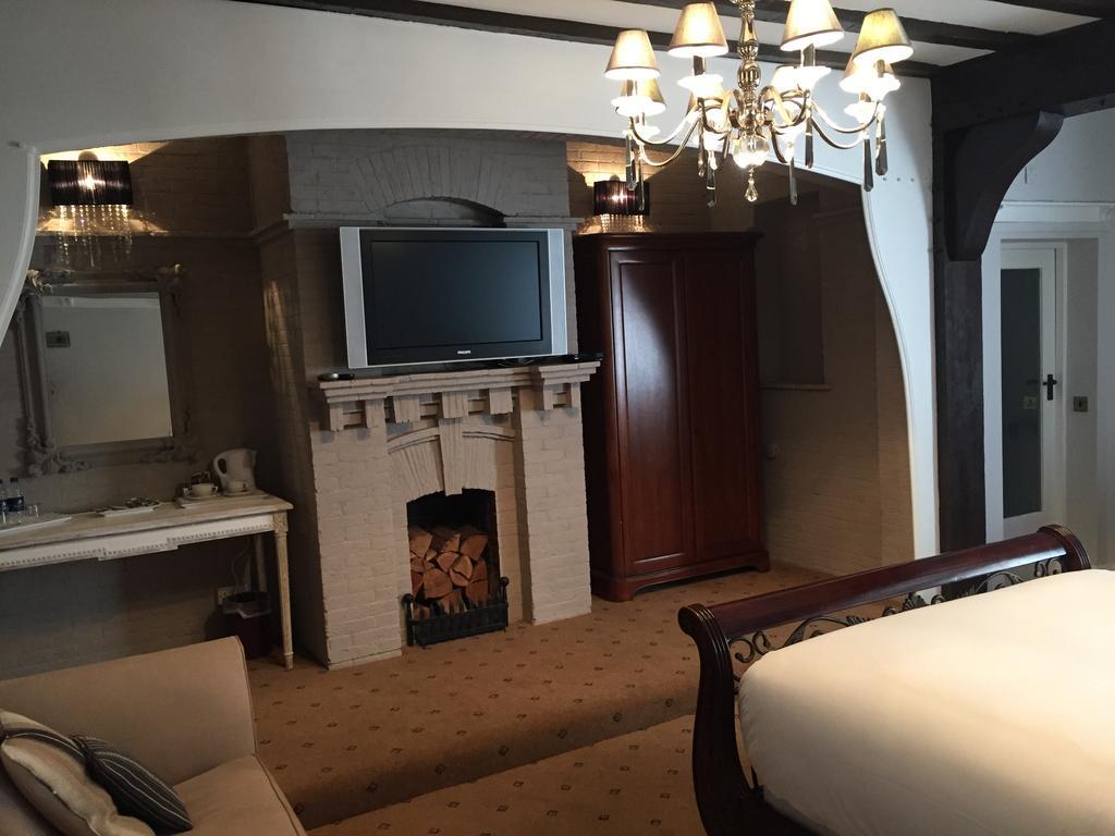 The Tudor Hotel Eastcote Extérieur photo