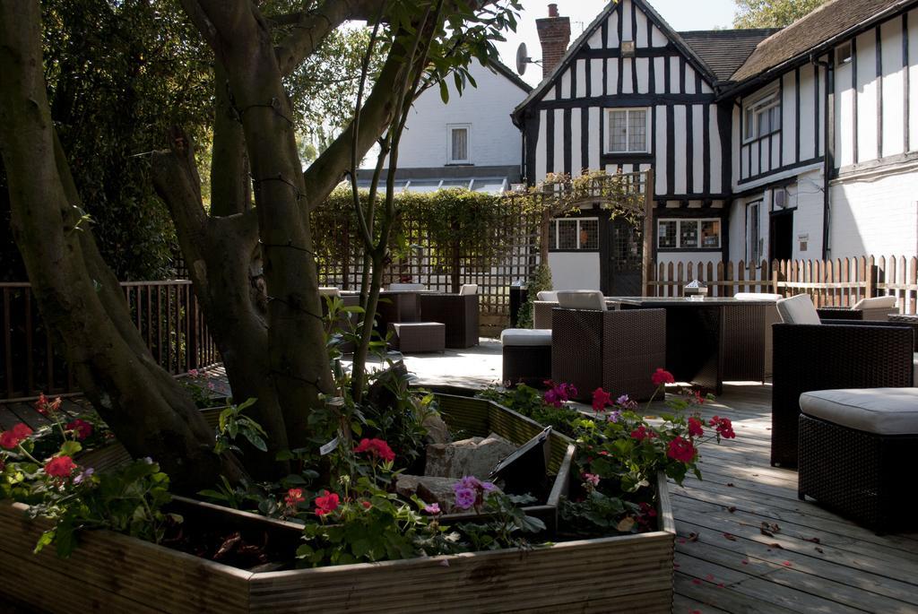 The Tudor Hotel Eastcote Extérieur photo